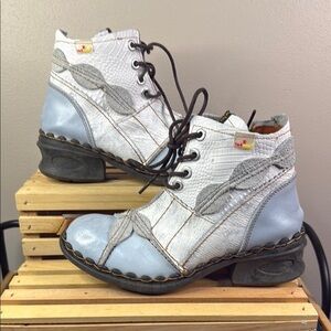 TMA Eyes Boots 7.5 “Like New”